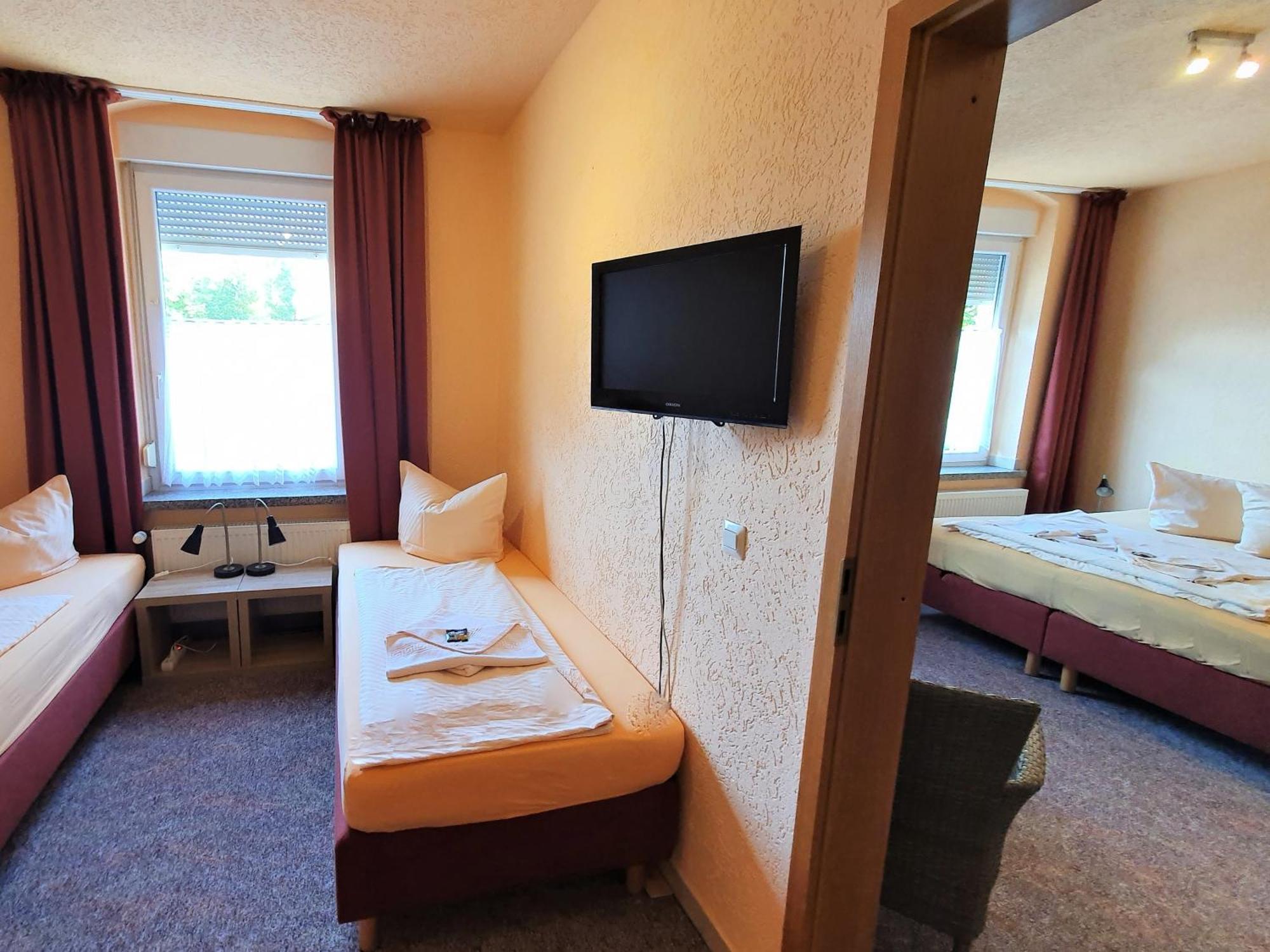 Hotel-Pension Gruene Linde Delitzsch Chambre photo