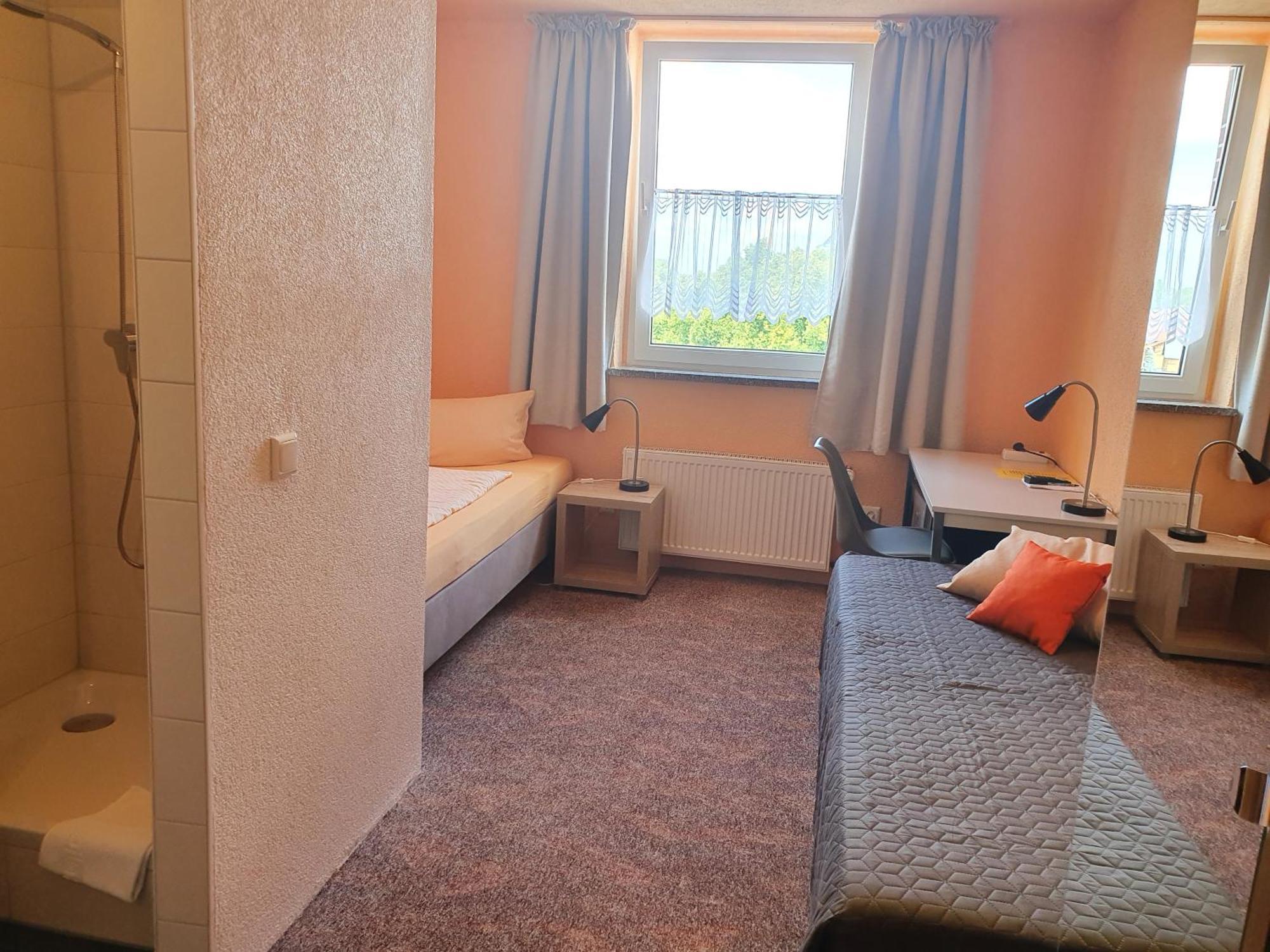 Hotel-Pension Gruene Linde Delitzsch Chambre photo